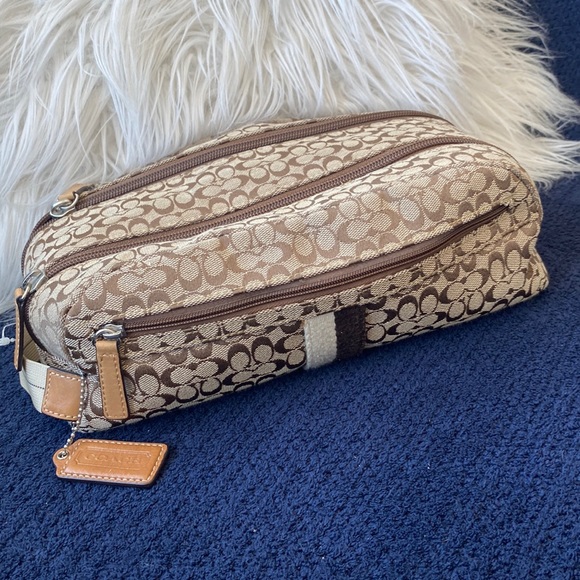Coach gently used large toiletries travel bag - Picture 1 of 4